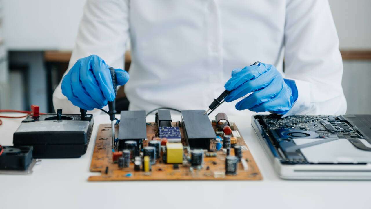 vecteezy electronics technician electronic engineering electronic 33509157 scaled